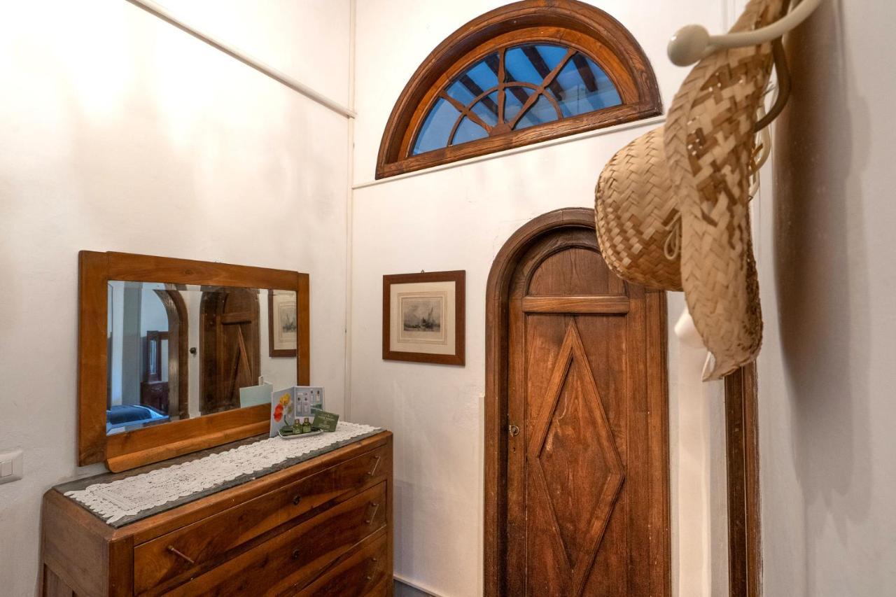 Alloggi In Villa Storica เปสเชีย ภายนอก รูปภาพ