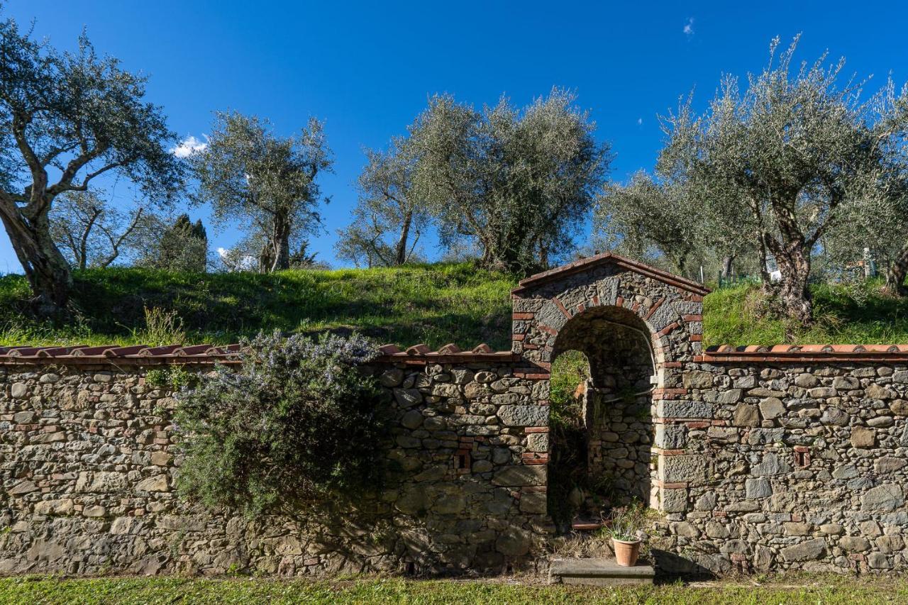 Alloggi In Villa Storica เปสเชีย ภายนอก รูปภาพ