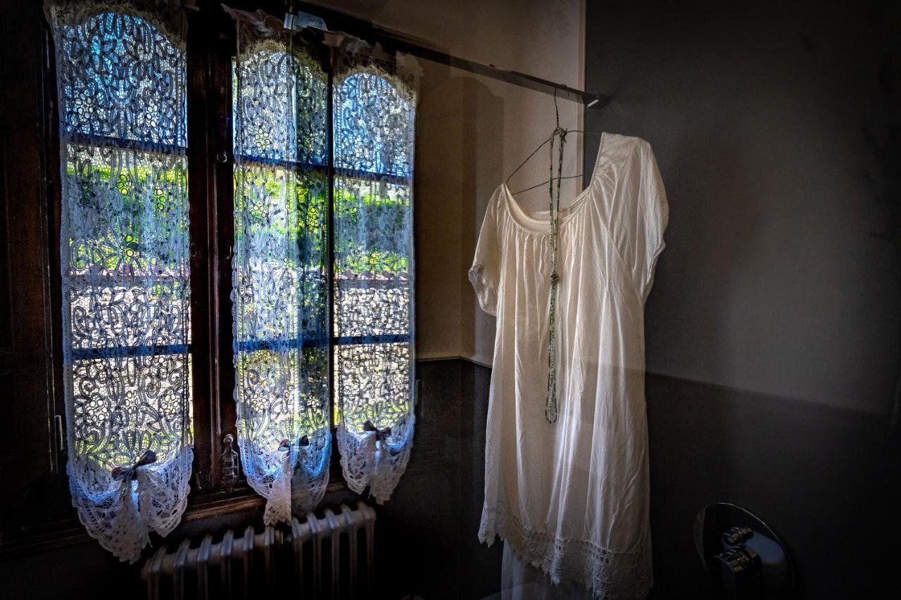 Alloggi In Villa Storica เปสเชีย ภายนอก รูปภาพ